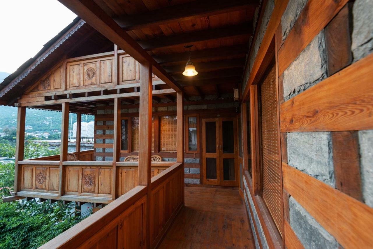 Hotel Shobla Kaathkuni Royale à Kulu Extérieur photo