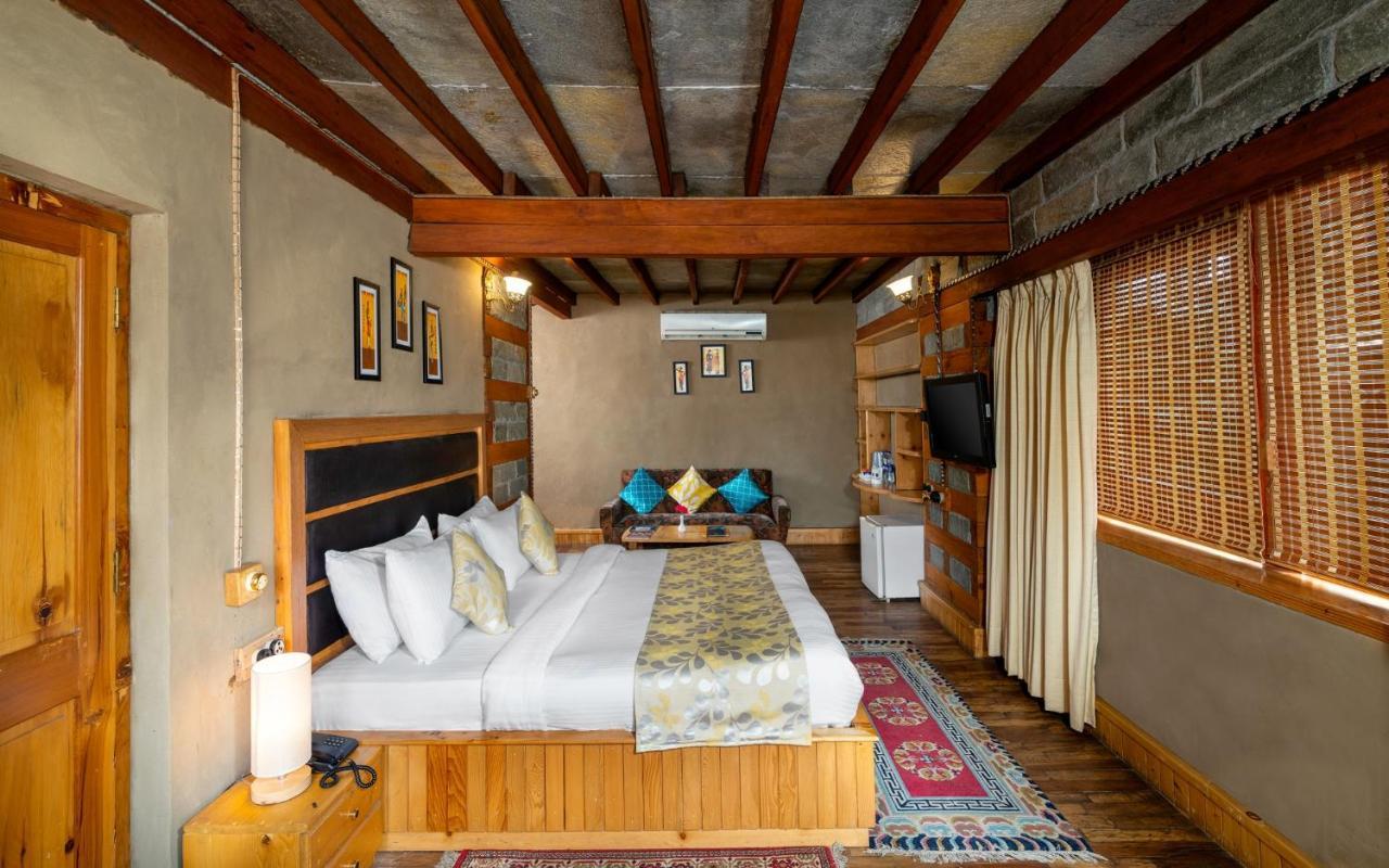 Hotel Shobla Kaathkuni Royale à Kulu Extérieur photo